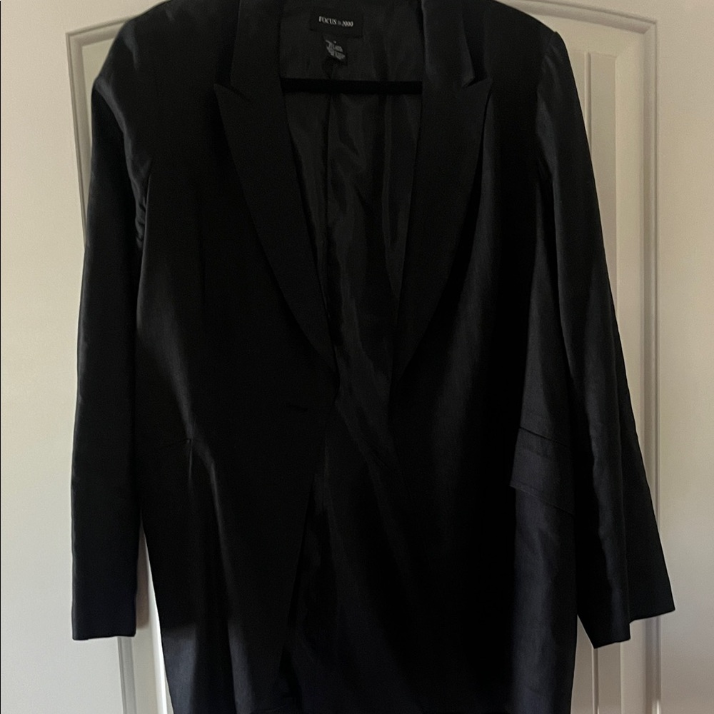 Focus 2000 Classic Black Blazer